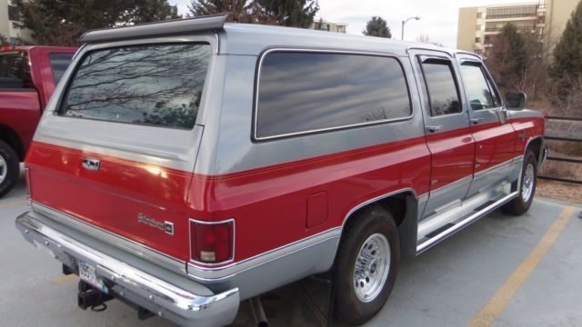 1985 Chevrolet Suburban C-20 - photo 2