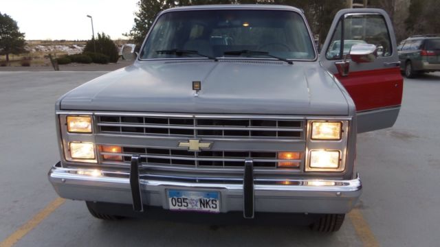 1985 Chevrolet Suburban C-20 - photo 4