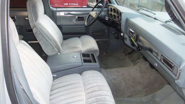 1985 Chevrolet Suburban C-20 - photo 7