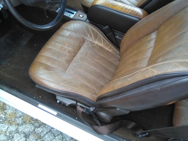 1984 Chrysler LeBaron Town & Country - photo 4