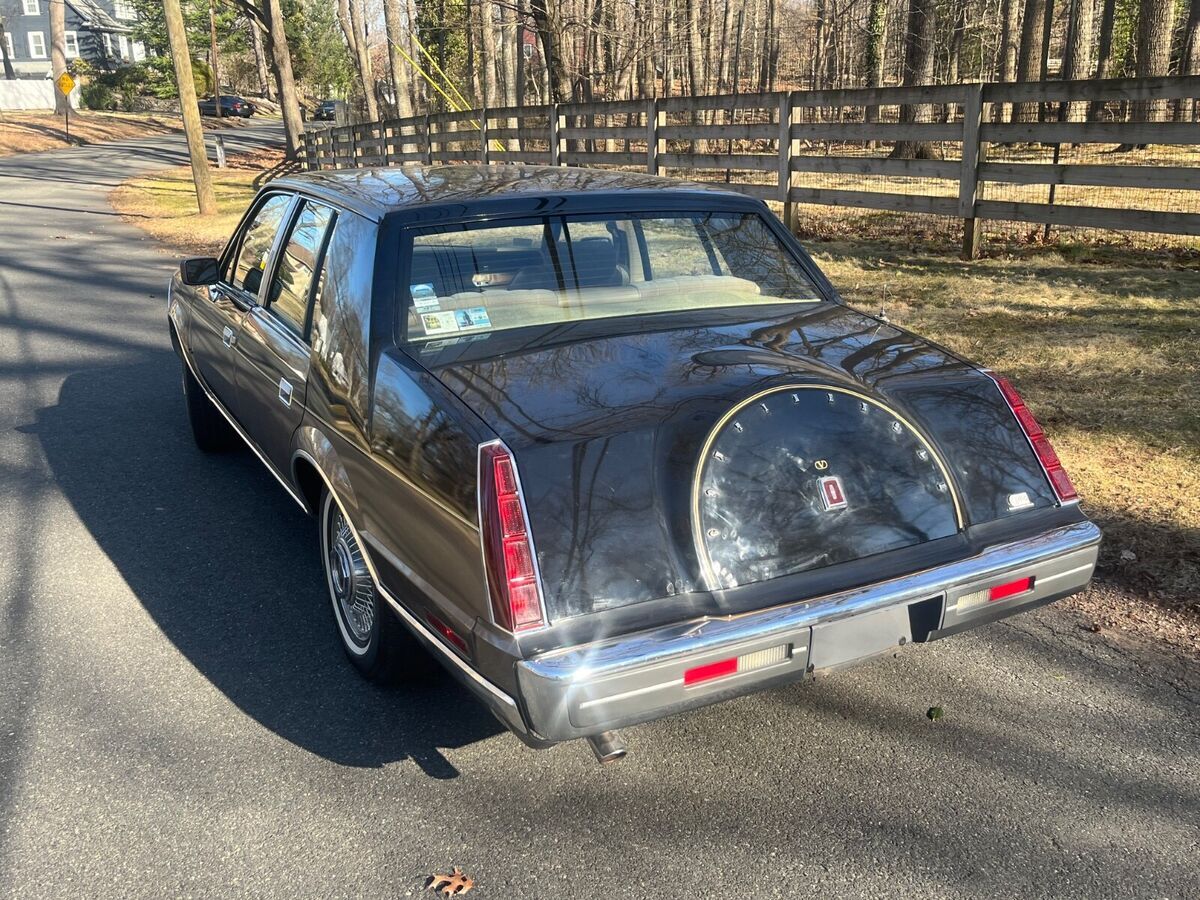 1985 Lincoln Continental Valentino Edition - photo 6