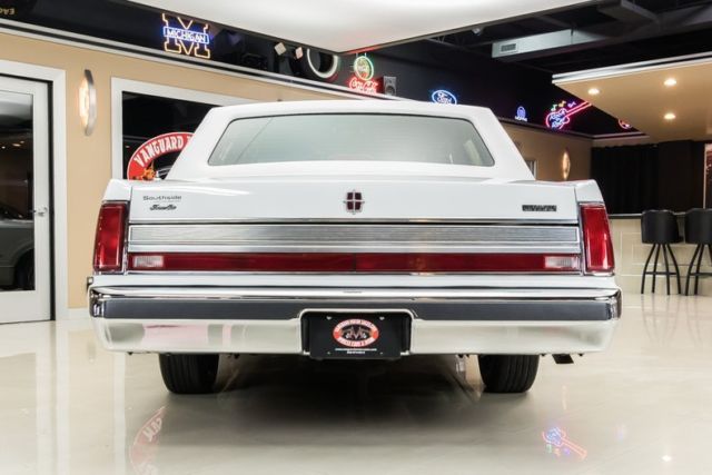 1989 Lincoln Town Car - photo 12