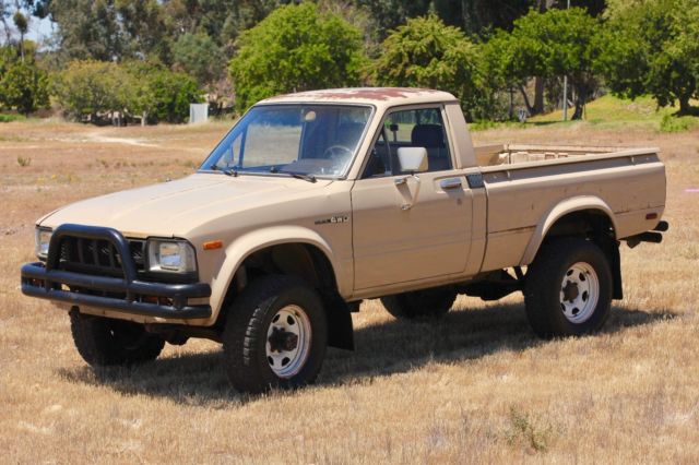 1982 Toyota SR5 4WD Pickup / HiLux SR5 - photo 2
