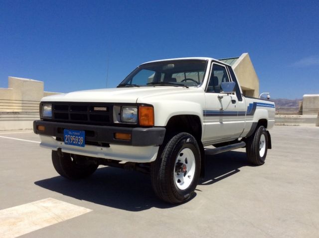 Toyota 4x4 Extra Cab, Extremely Low Miles, Survivor, Excellent Condition, HiLux 1986 Toyota Pickup HiLux