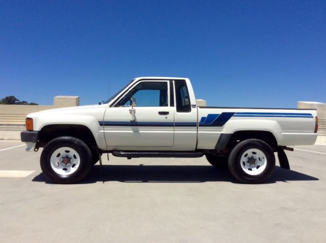 1986 Toyota Pickup HiLux - photo 2