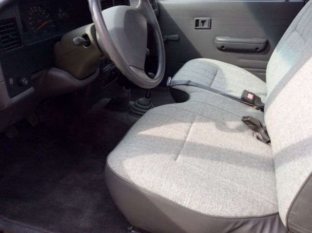 1993 Toyota Pickup DLX - photo 12