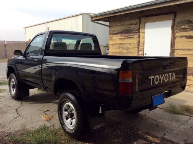 1993 Toyota Pickup DLX - photo 3