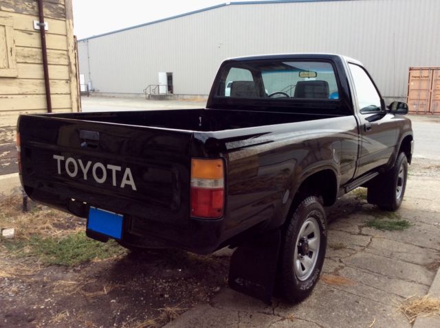 1993 Toyota Pickup DLX - photo 5