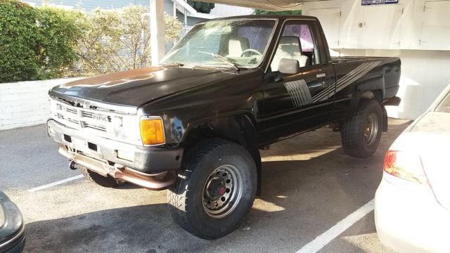 Toyota 4x4 sr5 pickup 120,000 original miles. SoCal truck. Will ship anywhere! 1987 Toyota Sr5 4x4