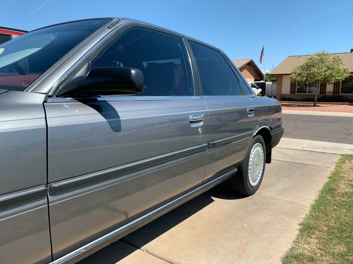 1989 Toyota Camry - photo 2