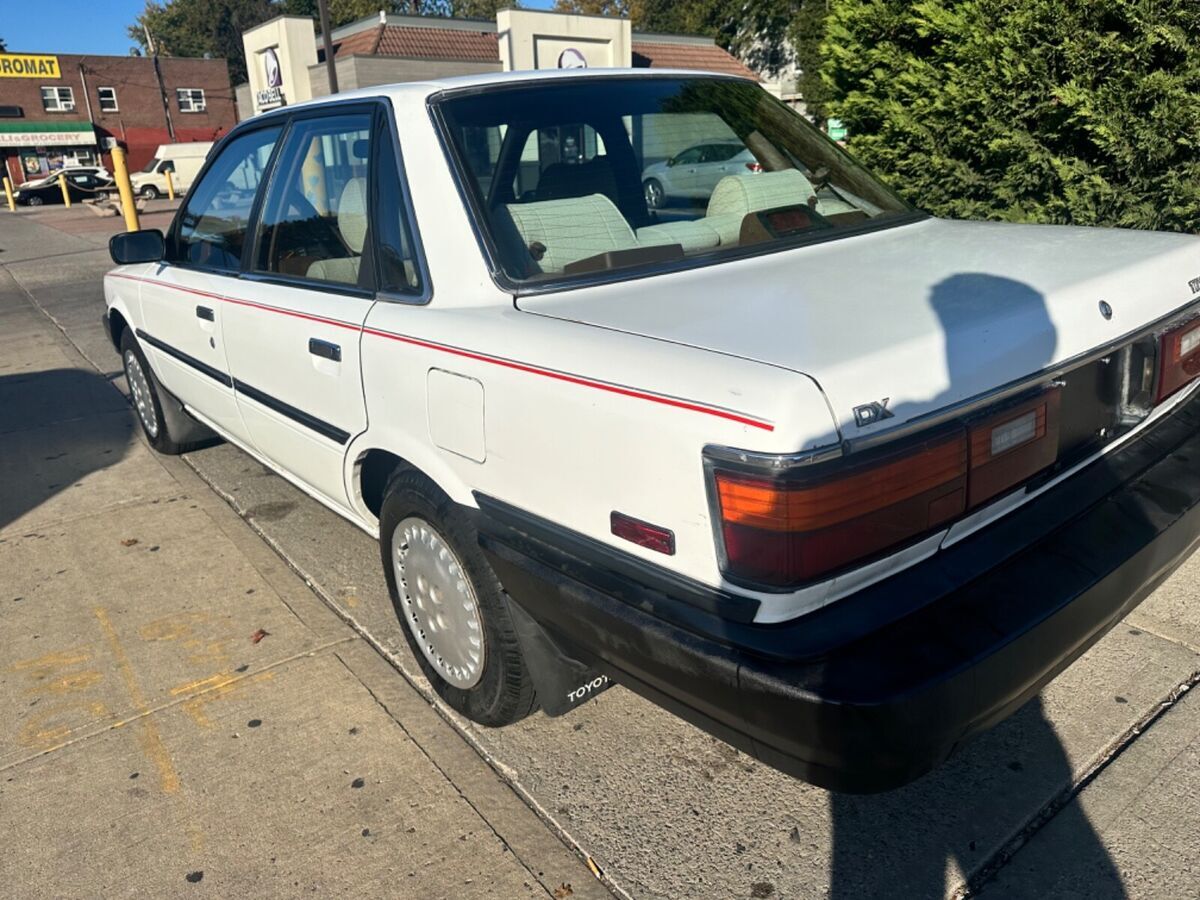 1990 Toyota Camry DLX - photo 4
