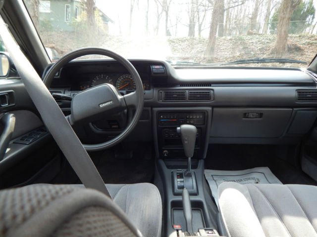 1991 Toyota Camry - photo 8