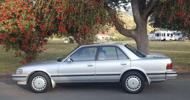 1989 Toyota Cressida Grey Accent and Velour - photo 2