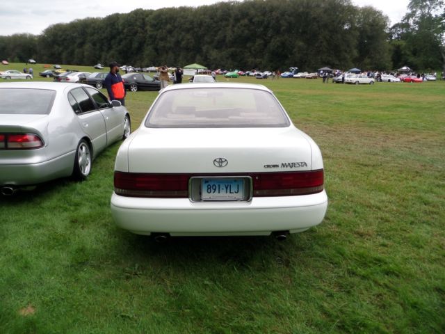 1992 Toyota Crown Majesta - photo 2