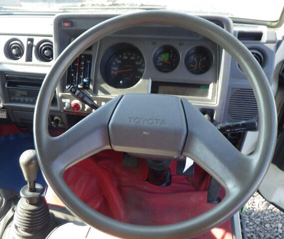 1993 Toyota Dyna 200 - photo 12