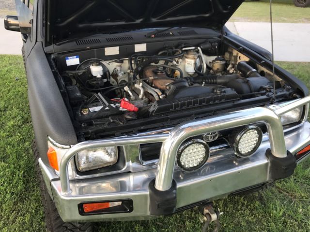 1989 Toyota Hilux SR5 - photo 7