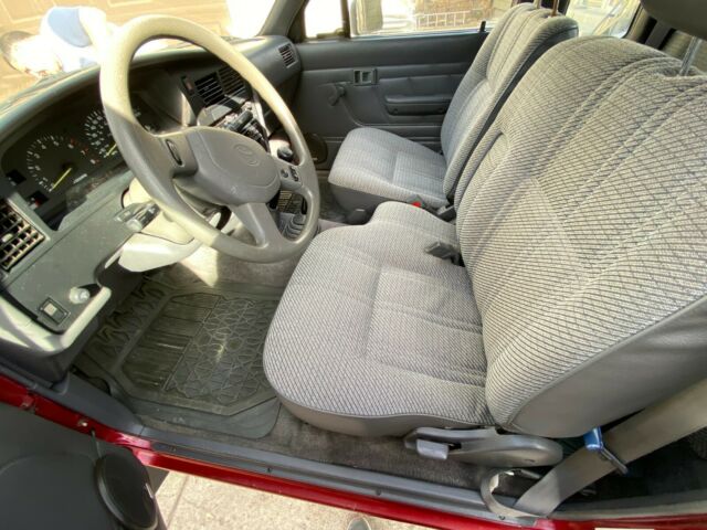 1994 Toyota Hilux DLX - photo 12