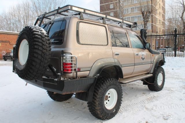 1994 Toyota Land Cruiser Base Sport Utility 4-Door - photo 3