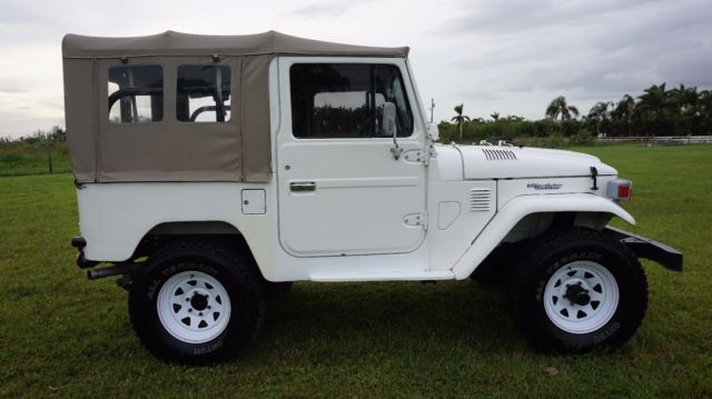 1983 Toyota Land Cruiser FJ 40 - photo 12