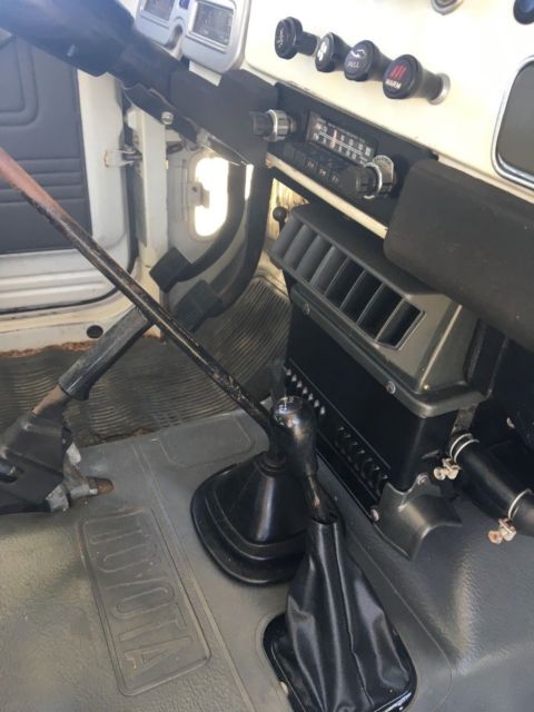 1982 Toyota Land Cruiser FJ-40 - photo 4