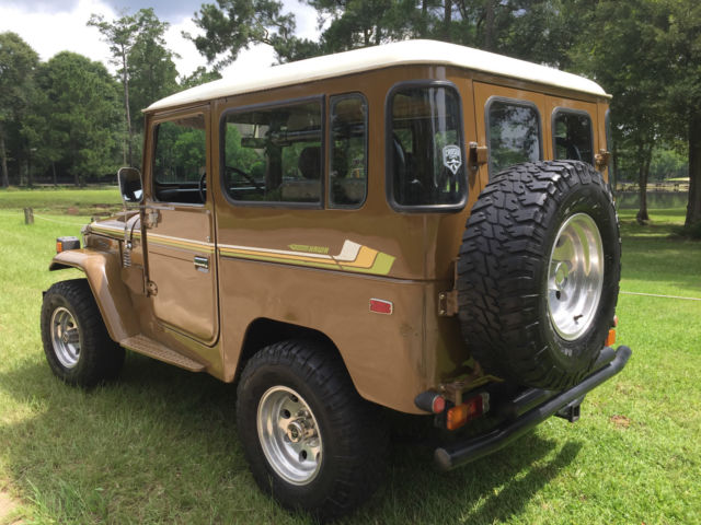 TOYOTA LAND CRUISER FJ40 1978 2F engine 4-spd. trans. 1978 Toyota Land Cruiser FJ40