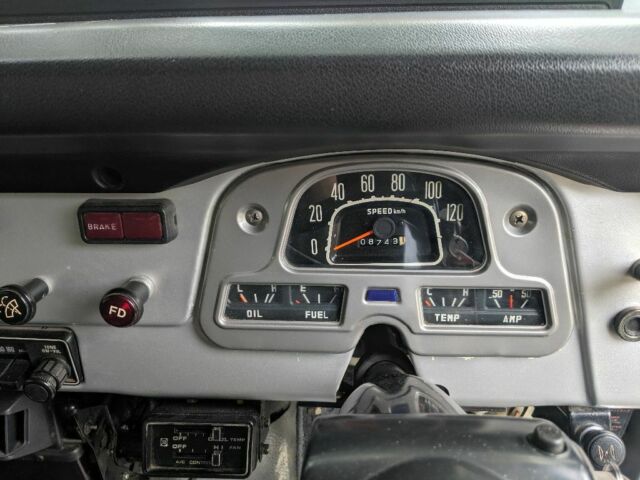 1980 Toyota Land Cruiser FJ40 - photo 6