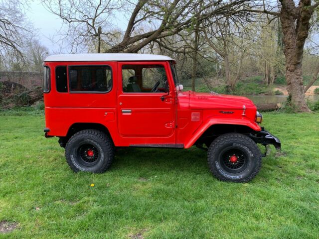 Toyota land Cruiser - FJ40 - Restored - Rare RHD - UK Registered 1970 Toyota Land Cruiser