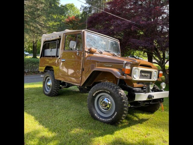 1980 Toyota Land Cruiser soft top