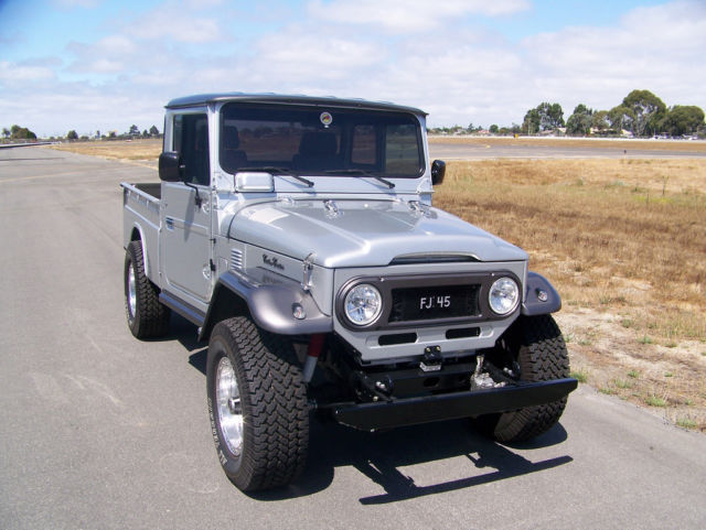 TOYOTA LAND CRUISER FJ45 1965 5K MILES AUTO 4WD AC ( JEEP LAND ROVER ) 1965 Toyota Land Cruiser
