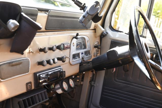 1979 Toyota Land Cruiser Troop Carrier - photo 4