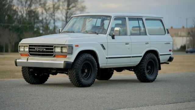 1989 Toyota Land Cruiser FJ62 Wagon - photo 2