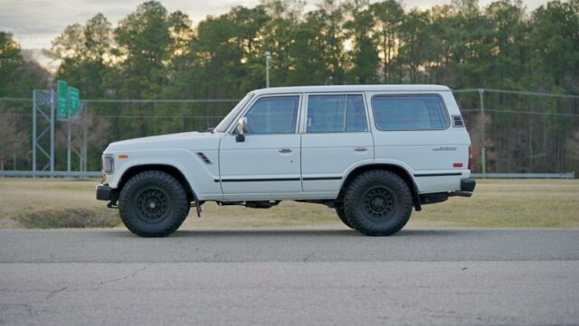 1989 Toyota Land Cruiser FJ62 Wagon - photo 4