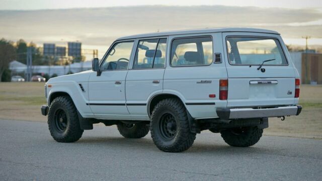 1989 Toyota Land Cruiser FJ62 Wagon - photo 6