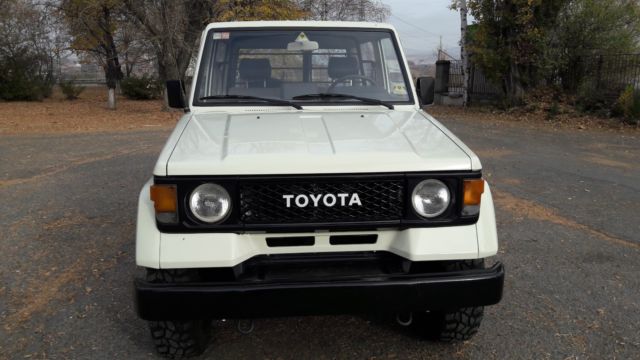 TOYOTA Land Cruiser LJ70 2.4 Turbo Diesel 1986 Toyota Land Cruiser LJ70