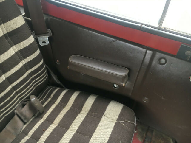 1980 Toyota Land Cruiser Diesel - Factory 6 Seater - Steer/Air BJ42 - FJ40 - photo 9