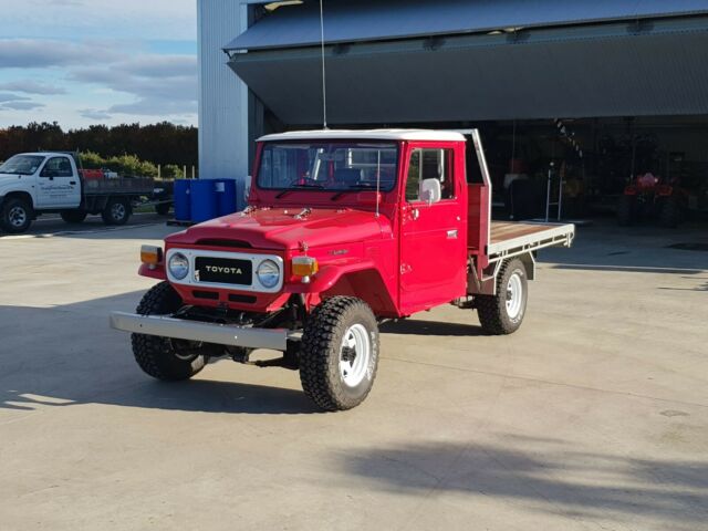 1979 Toyota FJ45 Red