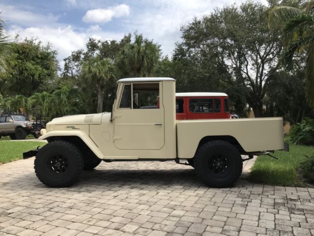 Toyota Landcruiser FJ45 short bed US spec, not imported!!!!! 1964 Toyota Land Cruiser Short Bed