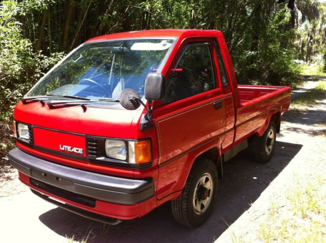 Toyota Liteace Townace 4wd Former Fire Truck Pick Up 5300 Miles JDM RHD 1993 1993 Toyota Liteace Townace 4wd Fire Truck Pick Up XL Mini Truck