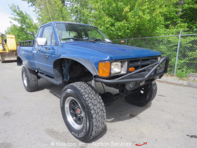 1983 Toyota Pickup Base Standard Cab Pickup 2-Door - photo 2