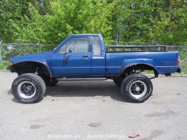 1983 Toyota Pickup Base Standard Cab Pickup 2-Door - photo 5