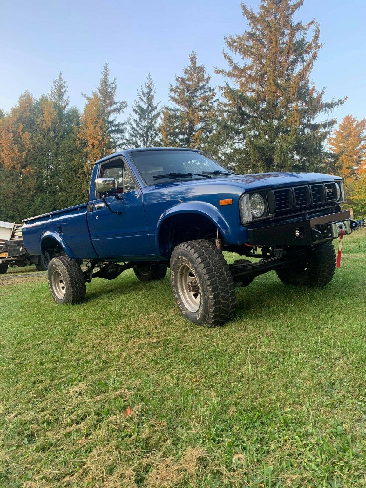 Toyota pickup -1981 - Frame off restoration - 3 inch lift kit - custom bumpers 1981 Toyota Pickup