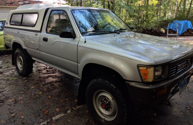 Toyota Pickup 1989 4WD Long Bed Deluxe V6 3.0L 2959CC Fl GAS 5 spd manual 1989 Toyota Pickup Deluxe