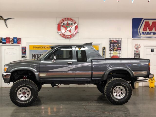 1993 Toyota Pickup -4X4 LIFTED-40,250 ACTUAL MILES-NEW TIRES-VIDEO - photo 2