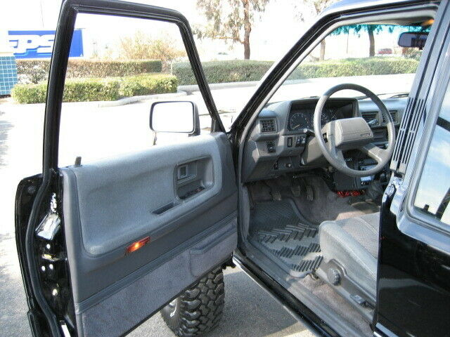 1988 Toyota SR5 Pick-Up SR5 - photo 7
