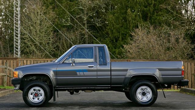 Toyota Pickup Truck T100 Tundra Tacoma Nissan Crew Cab XtraCab 4X4 4WD 1986 Toyota Pickup Truck Deluxe