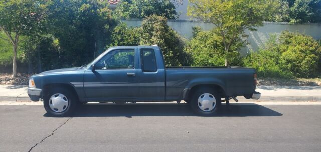 Toyota Pickup XCab DLX 1994 Toyota Pickup