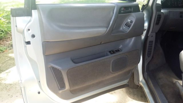 1993 Toyota Previa SLE - photo 7