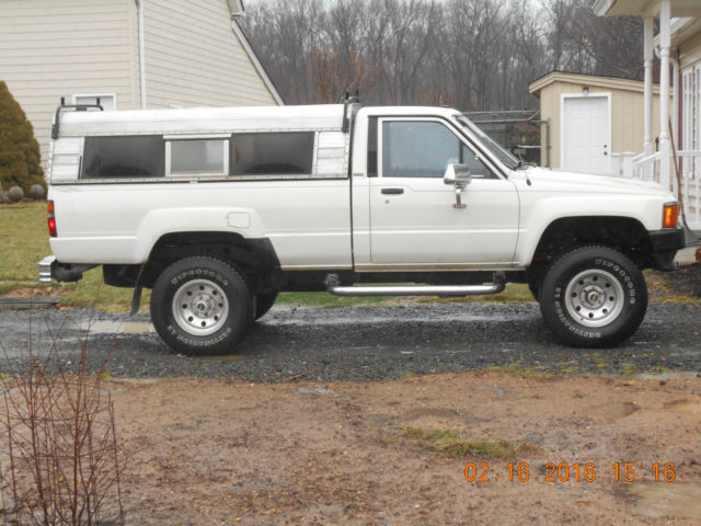 1987 Toyota Pickup Deluxe Standard Cab Long Bed Pickup - photo 2