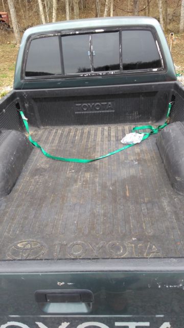 1993 Toyota Tacoma 2 door long bed, side vent windows in front - photo 4