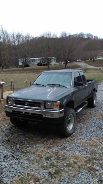 1993 Toyota Tacoma 2 door long bed, side vent windows in front - photo 6